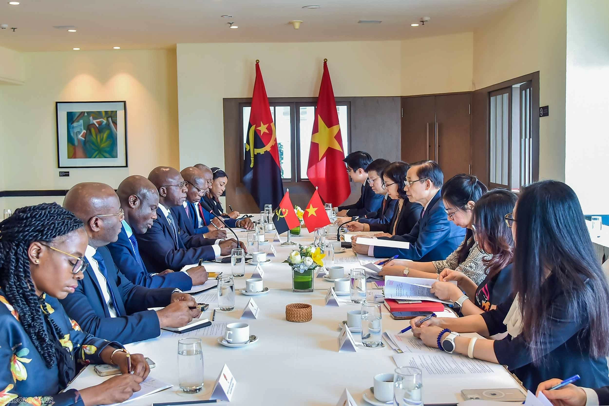 Bộ trưởng Ngoại giao Lê Hoài Trung hội đàm với Bộ trưởng Ngoại giao Angola