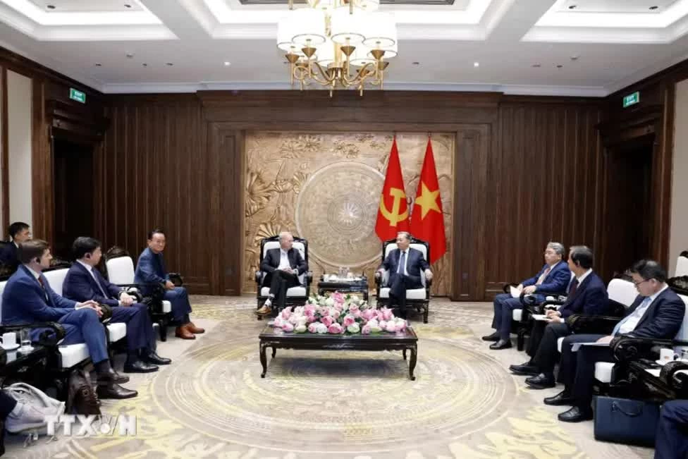 Tổng Bí thư, Chủ tịch nước Tô Lâm tiếp Đoàn chuyên gia trí tuệ nhân tạo do ông Eric Schmidt, nguyên Chủ tịch Tập đoàn Google dẫn đầu Tổng Bí thư, Chủ tịch nước Tô Lâm tiếp Đoàn chuyên gia trí tuệ nhân tạo do ông Eric Schmidt, nguyên Chủ tịch Tập đoàn Google dẫn đầu