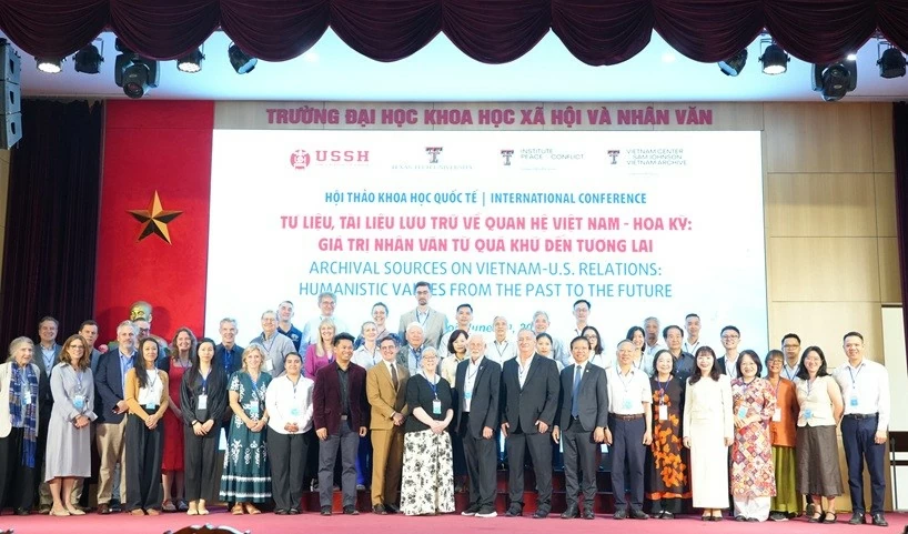 Chia sẻ kinh nghiệm khai thác, bảo tồn và số hóa tư liệu, tài liệu lưu trữ liên quan đến quan hệ Việt Nam – Hoa Kỳ