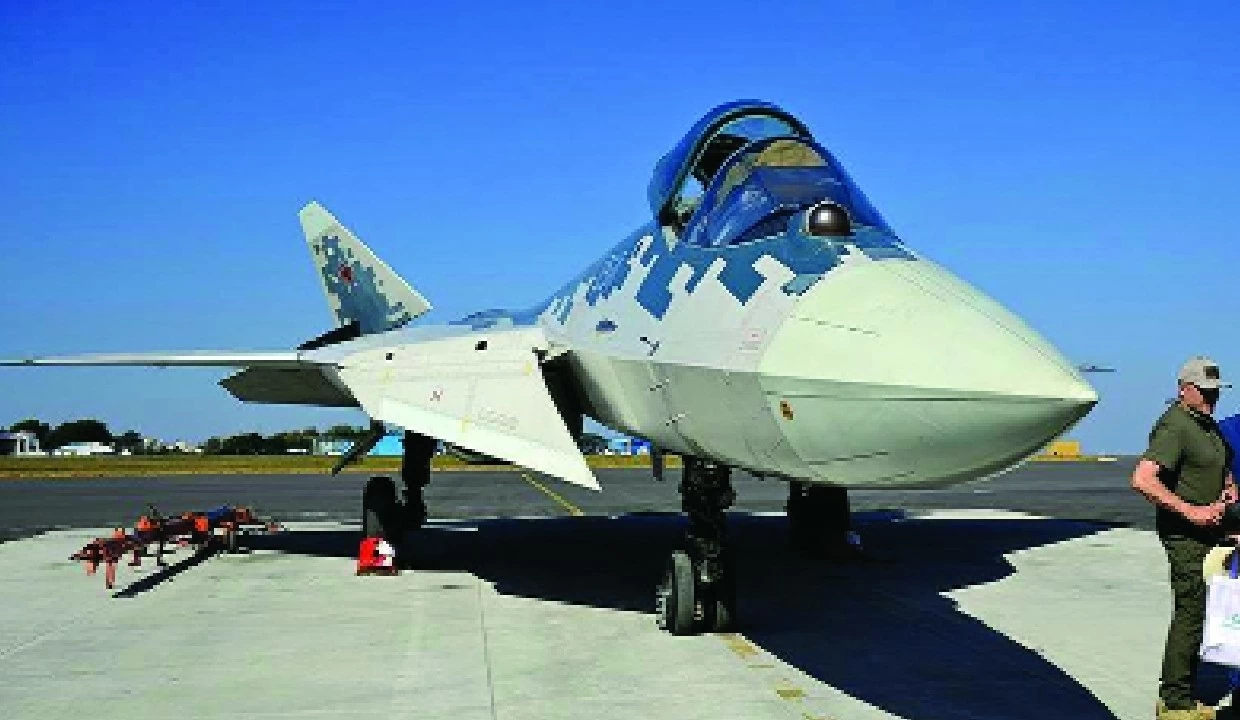 Tiêm kích tàng hình Su-57 được Nga chào bán cho Ấn Độ trong bối cảnh New Delhi tìm kiếm giải pháp tăng cường năng lực không quân trước khi dự án AMCA hoàn thiện. (Nguồn: The Pioneer) Tiêm kích tàng hình Su-57 được Nga chào bán cho Ấn Độ trong bối cảnh New Delhi tìm kiếm giải pháp tăng cường năng lực không quân trước khi dự án AMCA hoàn thiện. (Nguồn: The Pioneer)