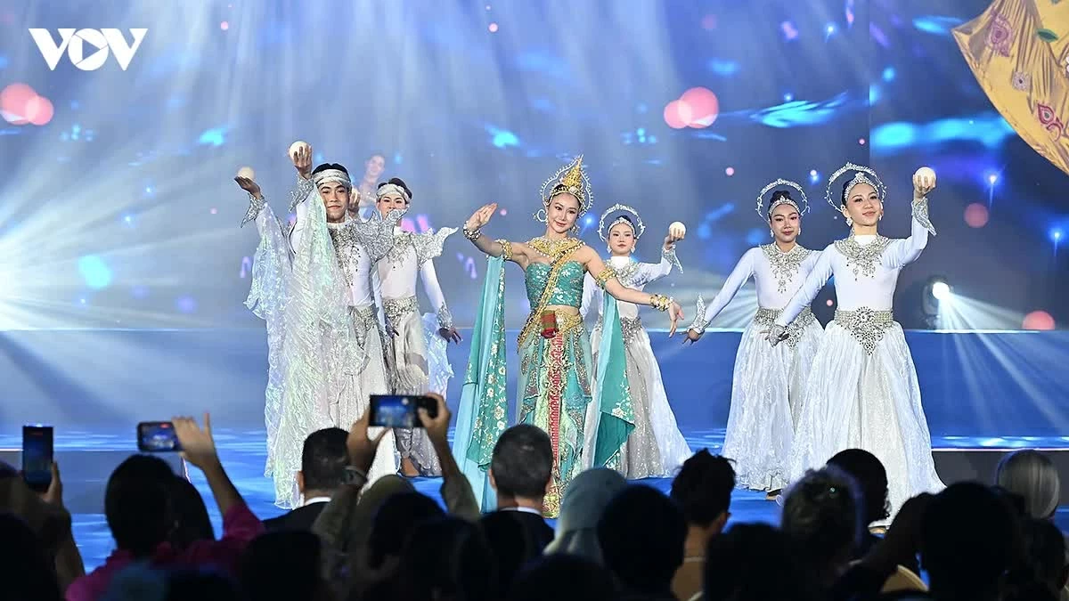 Con đường lụa Thái: Khi di sản hoàng gia trở thành sứ giả ngoại giao văn hóa Con đường lụa Thái: Khi di sản hoàng gia trở thành sứ giả ngoại giao văn hóa