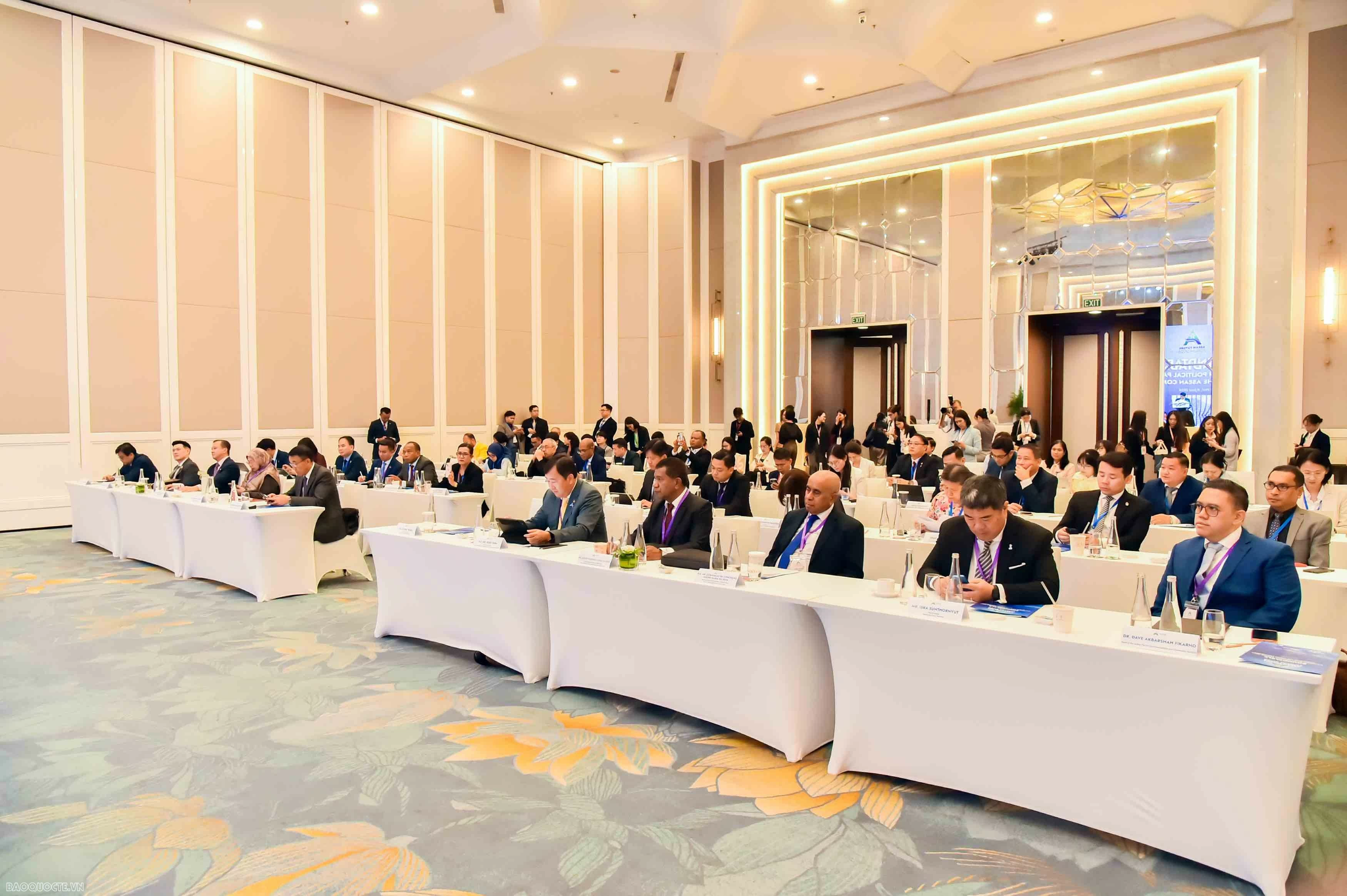 Thứ trưởng Ngoại giao Nguyễn Mạnh Cường: Các chính đảng đều chia sẻ trách nhiệm đối với tương lai hòa bình, ổn định và vững mạnh của ASEAN Thứ trưởng Ngoại giao Nguyễn Mạnh Cường: Các chính đảng đều chia sẻ trách nhiệm đối với tương lai hòa bình, ổn định và vững mạnh của ASEAN