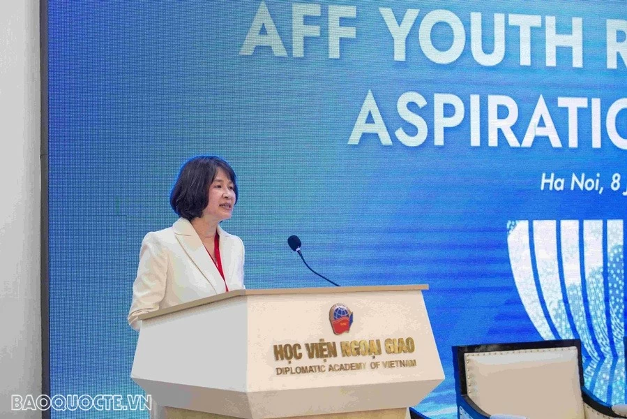 Định hình tương lai Đông Nam Á từ tiếng nói giới trẻ: Hãy nói Tôi là công dân ASEAN Định hình tương lai Đông Nam Á từ tiếng nói giới trẻ: Hãy nói Tôi là công dân ASEAN