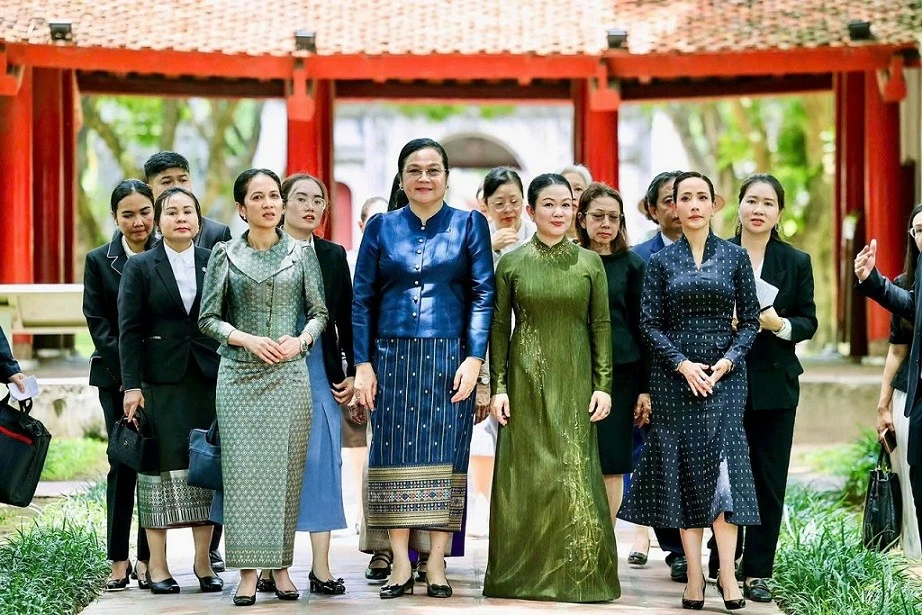 Hoạt động đối ngoại của Phu nhân Thủ tướng Chính phủ Lê Minh Hưng cùng Phu nhân Thủ tướng các nước Lào, Campuchia, Thái Lan Hoạt động đối ngoại của Phu nhân Thủ tướng Chính phủ Lê Minh Hưng cùng Phu nhân Thủ tướng các nước Lào, Campuchia, Thái Lan