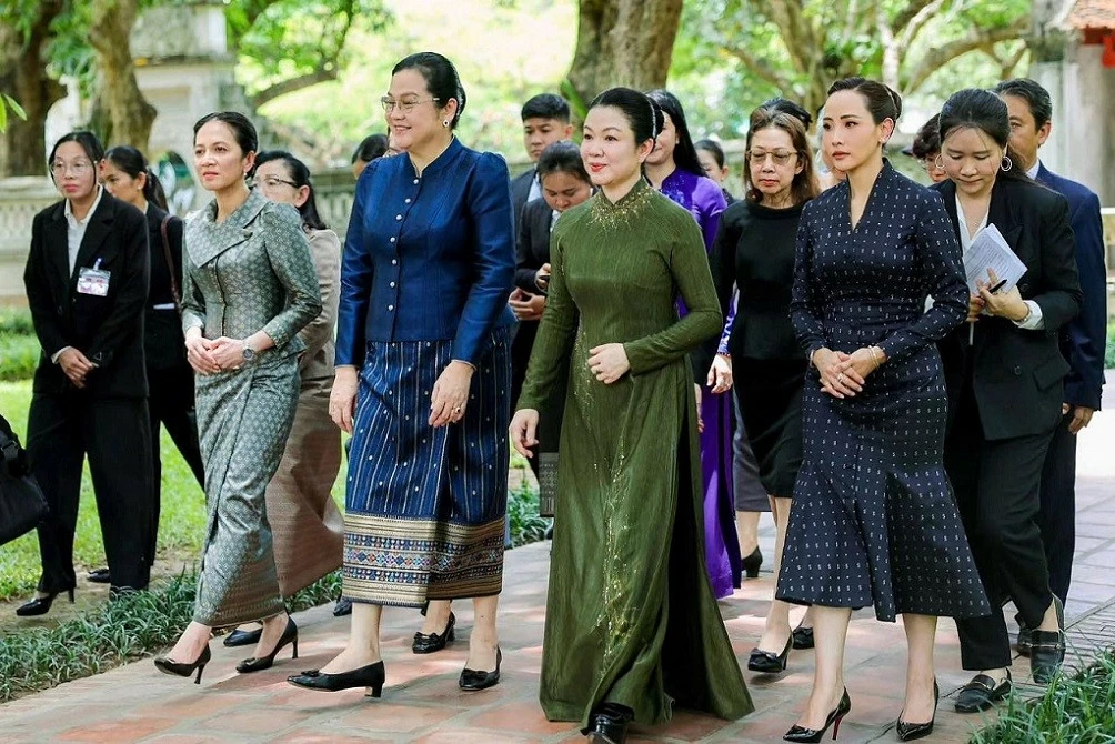 Hoạt động đối ngoại của Phu nhân Thủ tướng Chính phủ Lê Minh Hưng cùng Phu nhân Thủ tướng các nước Lào, Campuchia, Thái Lan Hoạt động đối ngoại của Phu nhân Thủ tướng Chính phủ Lê Minh Hưng cùng Phu nhân Thủ tướng các nước Lào, Campuchia, Thái Lan