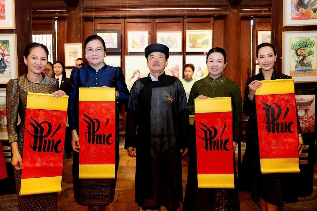 Hoạt động đối ngoại của Phu nhân Thủ tướng Chính phủ Lê Minh Hưng cùng Phu nhân Thủ tướng các nước Lào, Campuchia, Thái Lan Hoạt động đối ngoại của Phu nhân Thủ tướng Chính phủ Lê Minh Hưng cùng Phu nhân Thủ tướng các nước Lào, Campuchia, Thái Lan