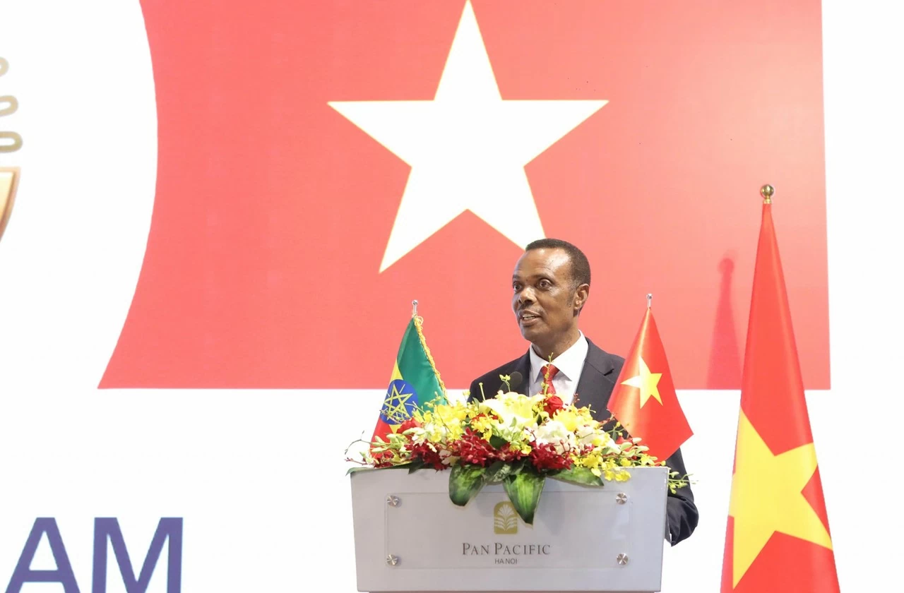 và Đại sứ Ethiopia tại Việt Nam Dessie Dalkie Dukamo phát biểu tại buổi lễ. (Ảnh: Bạch Dương)