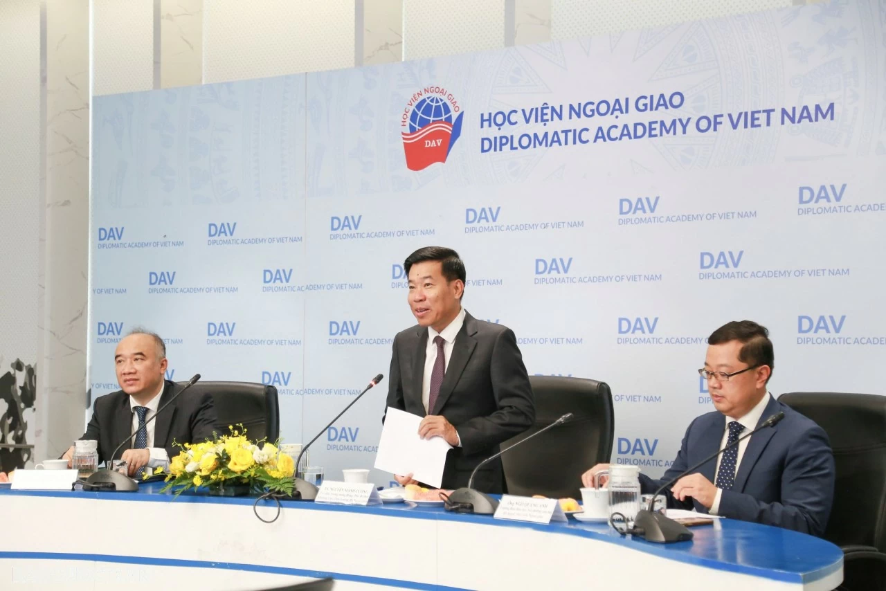 Chương trình cập nhật các vấn đề quốc tế và chính sách đối ngoại của Việt Nam dành cho các lãnh đạo quản lý