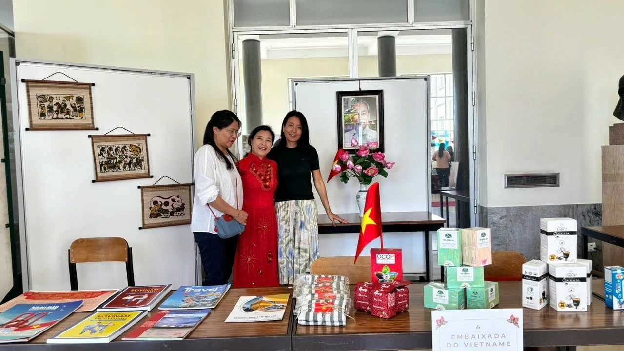Đại sứ quán Việt Nam tại Bồ Đào Nha tham gia Lễ hội Văn hóa châu Á