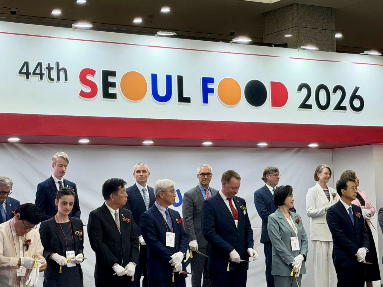 Đại sứ Vũ Hồ dự Khai mạc Seuol Food 2026, thăm các gian hàng Việt Nam