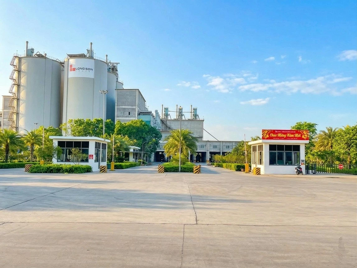 Xi măng Long Sơn - Khẳng định vị thế vững chắc trên thị trường Xi măng Long Sơn - Khẳng định vị thế vững chắc trên thị trường