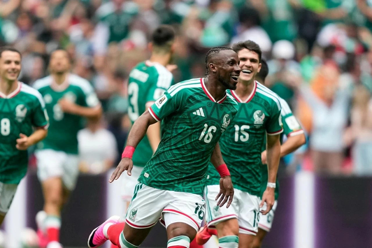 Mexico 2-0 Nam Phi: World Cup 2026 khai màn bằng cột mốc lịch sử - Mexico phá lời nguyền, Nam Phi nhận 2 thẻ đỏ Mexico 2-0 Nam Phi: World Cup 2026 khai màn bằng cột mốc lịch sử - Mexico phá lời nguyền, Nam Phi nhận 2 thẻ đỏ