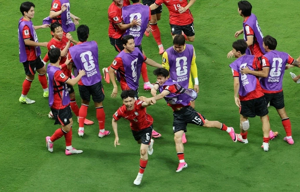 Hàn Quốc có chiến thắng đầu tiên tại vòng mở màn World Cup sau 16 năm Hàn Quốc có chiến thắng đầu tiên tại vòng mở màn World Cup sau 16 năm