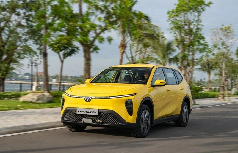 Top 10 xe ô tô bán chạy nhất tháng 5/2026: VinFast Limo Green tiếp tục dẫn đầu.