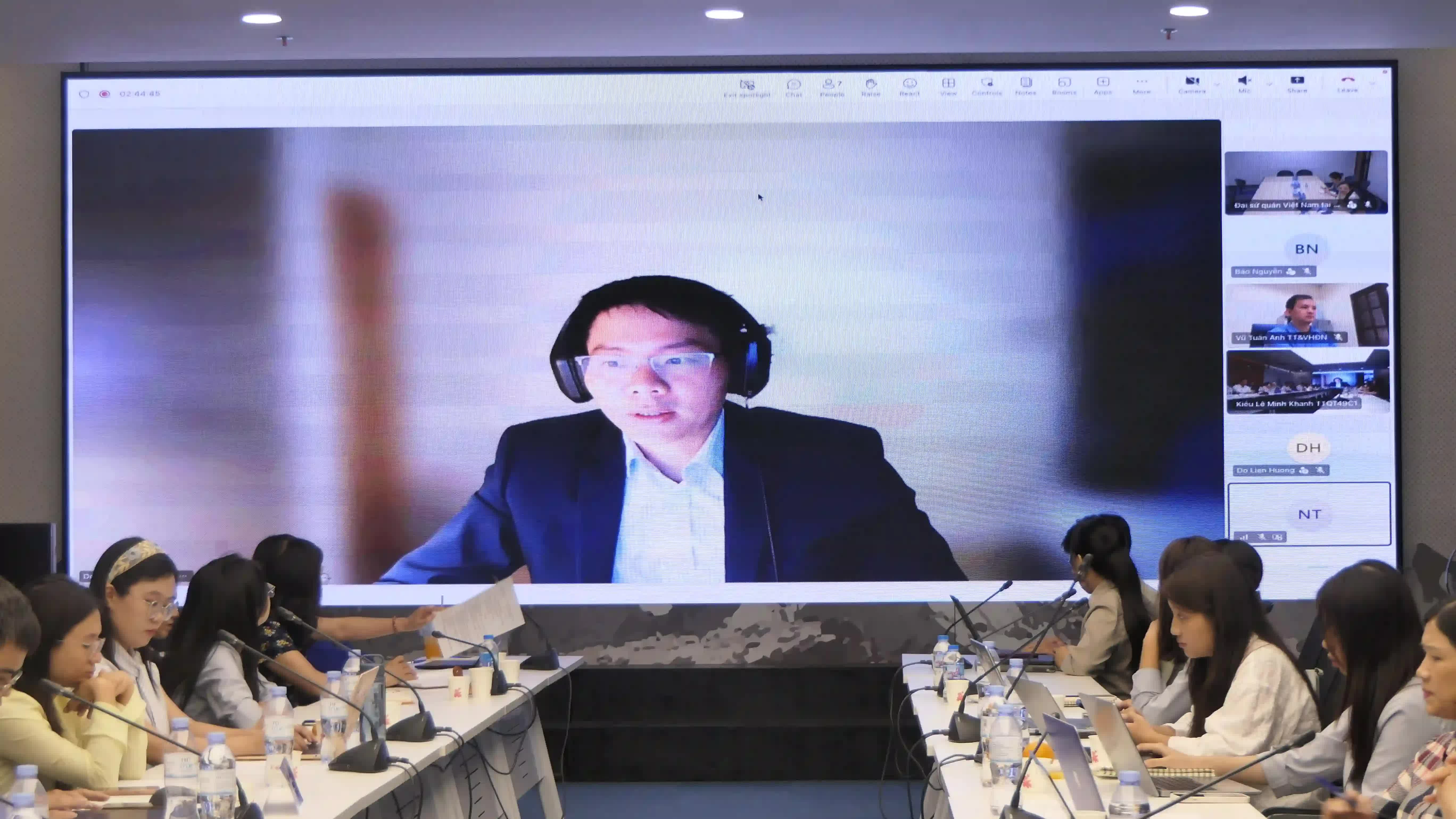 Thông tin đối ngoại trong kỷ nguyên mới: Xây dựng các ‘điểm chạm’ chiến lược của Việt Nam trên không gian truyền thông quốc tế Thông tin đối ngoại trong kỷ nguyên mới: Xây dựng các ‘điểm chạm’ chiến lược của Việt Nam trên không gian truyền thông quốc tế