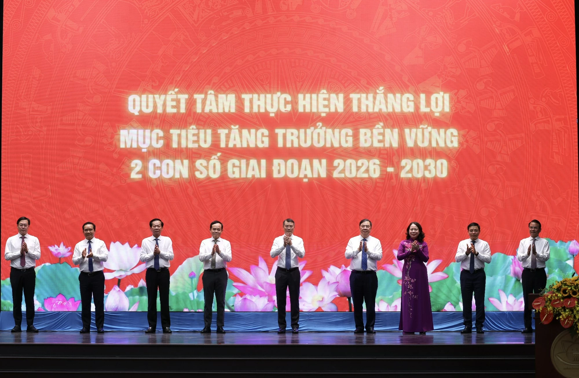 Thủ tướng Lê Minh Hưng phát động Phong trào thi đua quyết tâm thực hiện thắng lợi mục tiêu tăng trưởng bền vững 2 con số