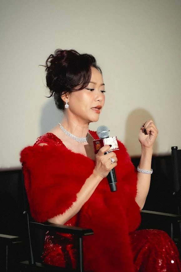 Siêu mẫu Thanh Hằng hé lộ cảnh nóng táo bạo với Lương Thế Thành trong Mesdames Thanh Sắc Siêu mẫu Thanh Hằng hé lộ cảnh nóng táo bạo với Lương Thế Thành trong Mesdames Thanh Sắc
