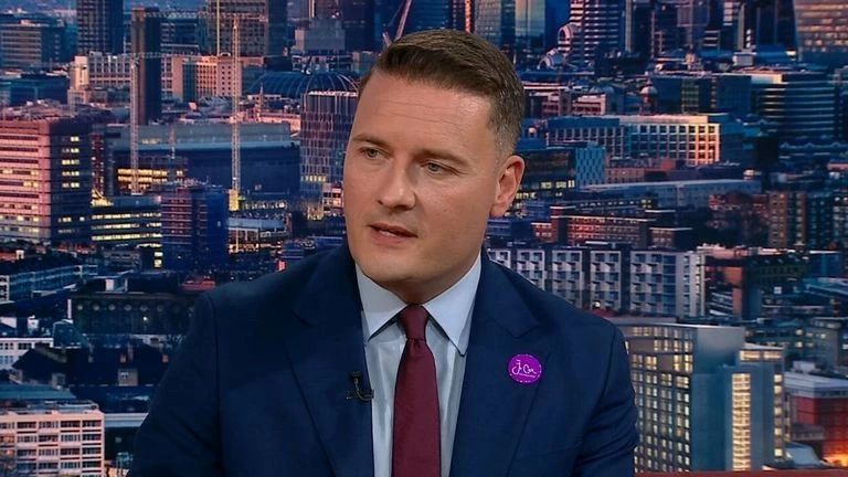 Cựu Bộ trưởng Y tế Anh Wes Streeting trả lời phỏng vấn Sky News ngày 16/6, cho rằng Thủ tướng Keir Starmer có thể phải đối mặt với một cuộc thách thức vị trí lãnh đạo Đảng Lao động ngay trong tuần tới. (Nguồn: Sky News)