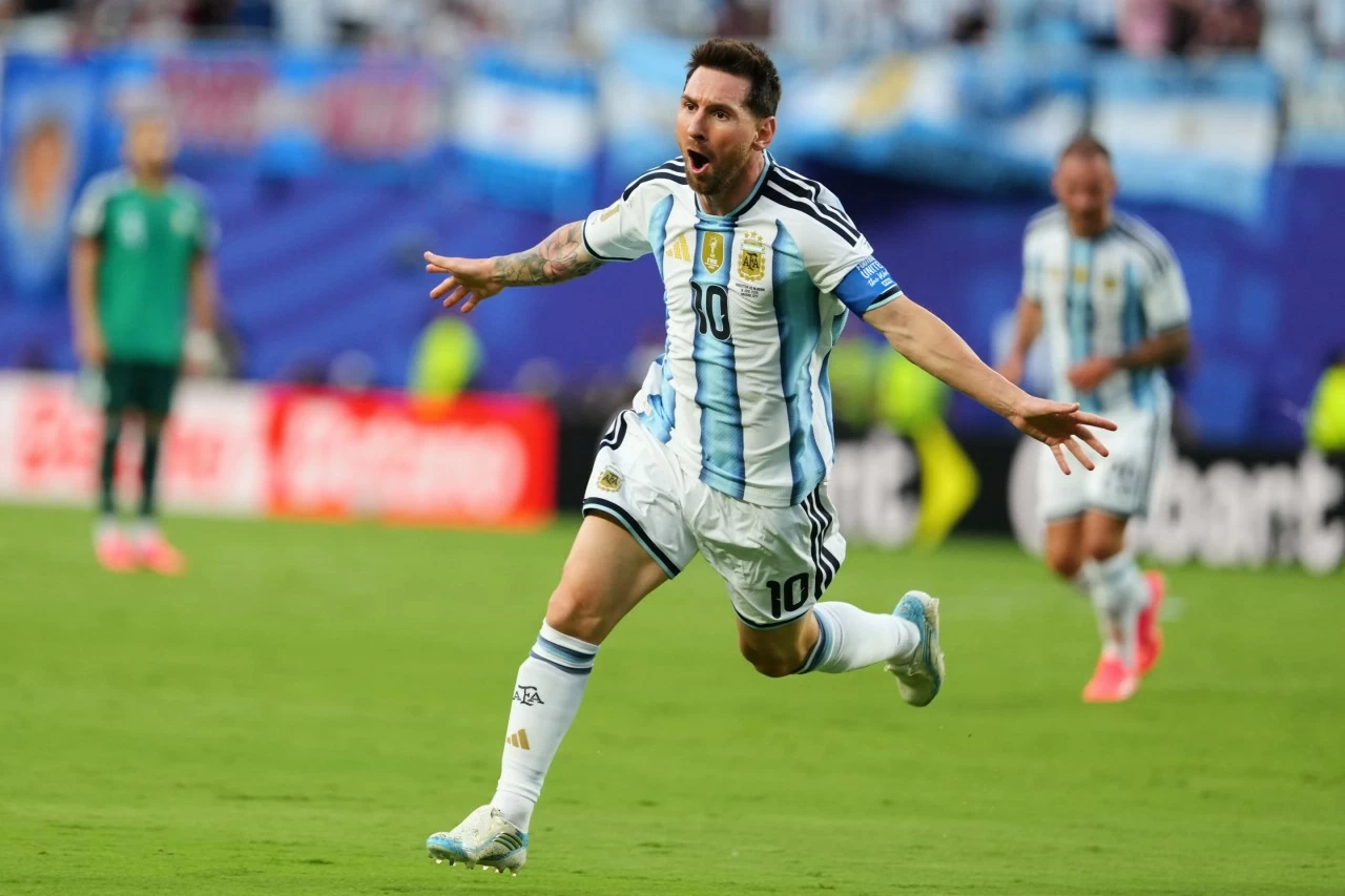 Messi lập hat-trick lịch sử, cân bằng kỷ lục ghi bàn mọi thời đại tại World Cup