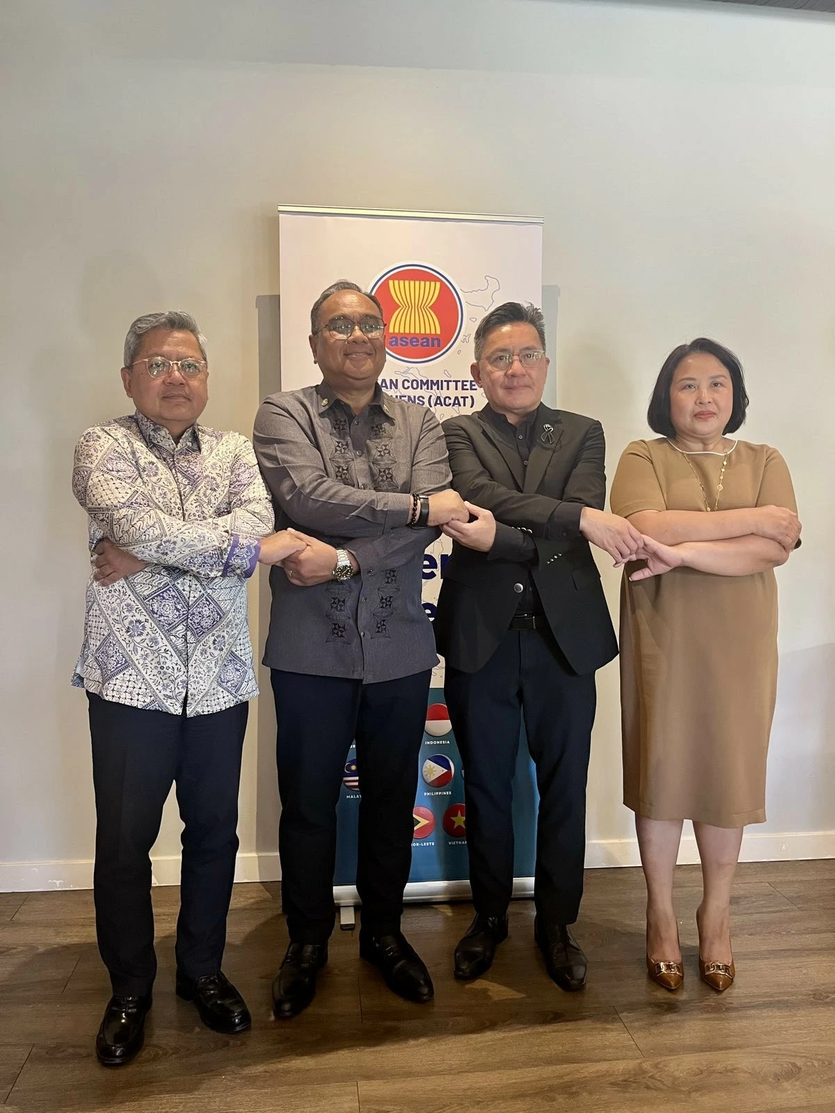 Đại sứ Việt Nam dự cuộc họp Ủy ban ASEAN tại Hy Lạp lần thứ 42 và lễ bàn giao chức Chủ tịch luân phiên