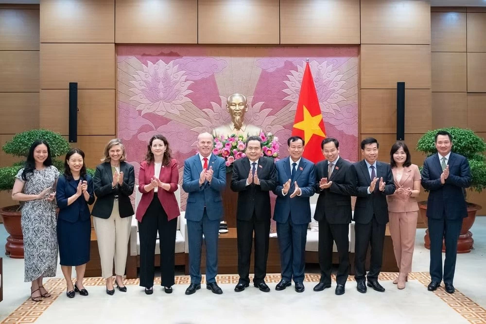 Chủ tịch Quốc hội Trần Thanh Mẫn tiếp Đại sứ Canada tại Việt Nam