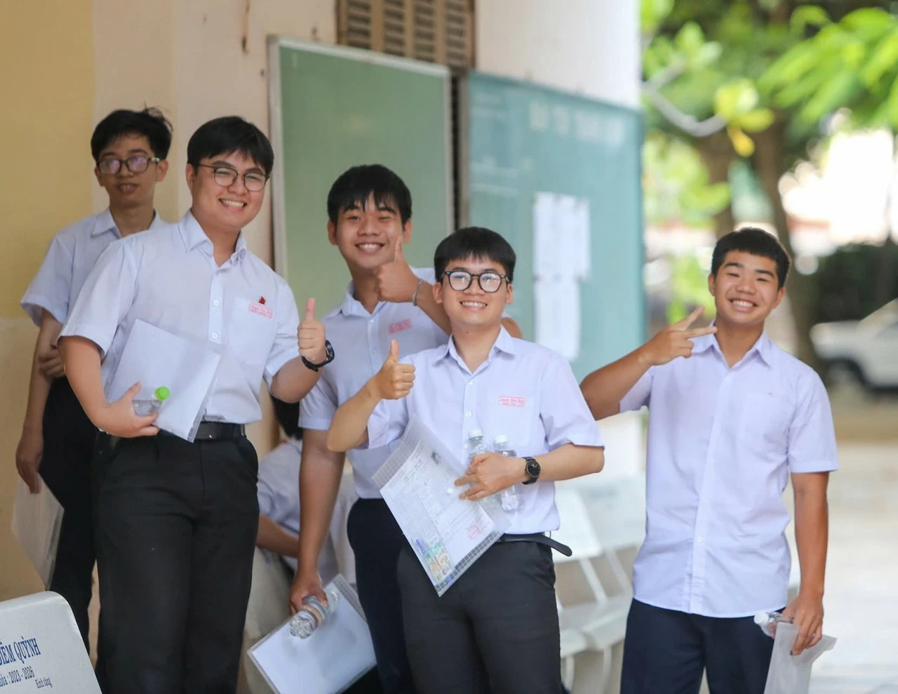 Bộ GD&ĐT công bố đáp án chính thức môn Ngữ văn thi tốt nghiệp THPT 2026 Bộ GD&ĐT công bố đáp án chính thức môn Ngữ văn thi tốt nghiệp THPT 2026