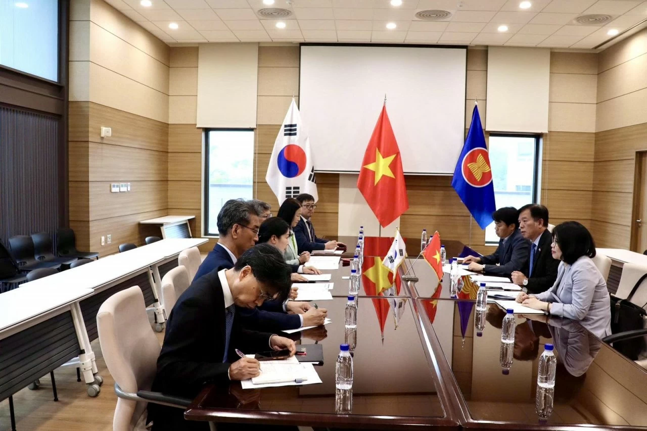 Đại sứ Vũ Hồ phát biểu tại sự kiện, khẳng định bảo vệ quyền và lợi ích hợp pháp của người lao động Việt Nam tại Hàn Quốc luôn là ưu tiên trong công tác hỗ trợ công dân.