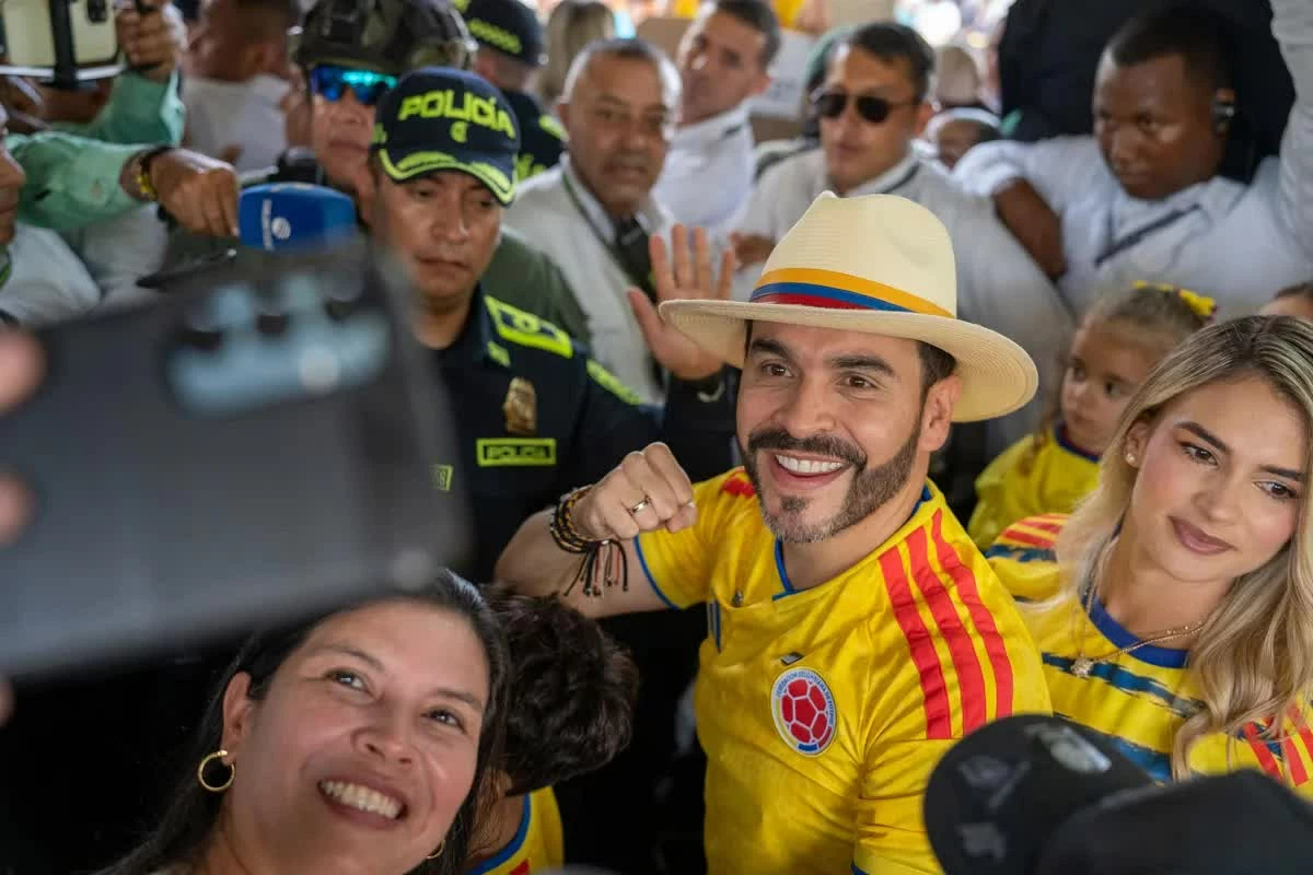 Bầu cử tổng thống Colombia: Cử tri chọn phe cánh hữu dẫn dắt đất nước. (Nguồn: Bloomberg)