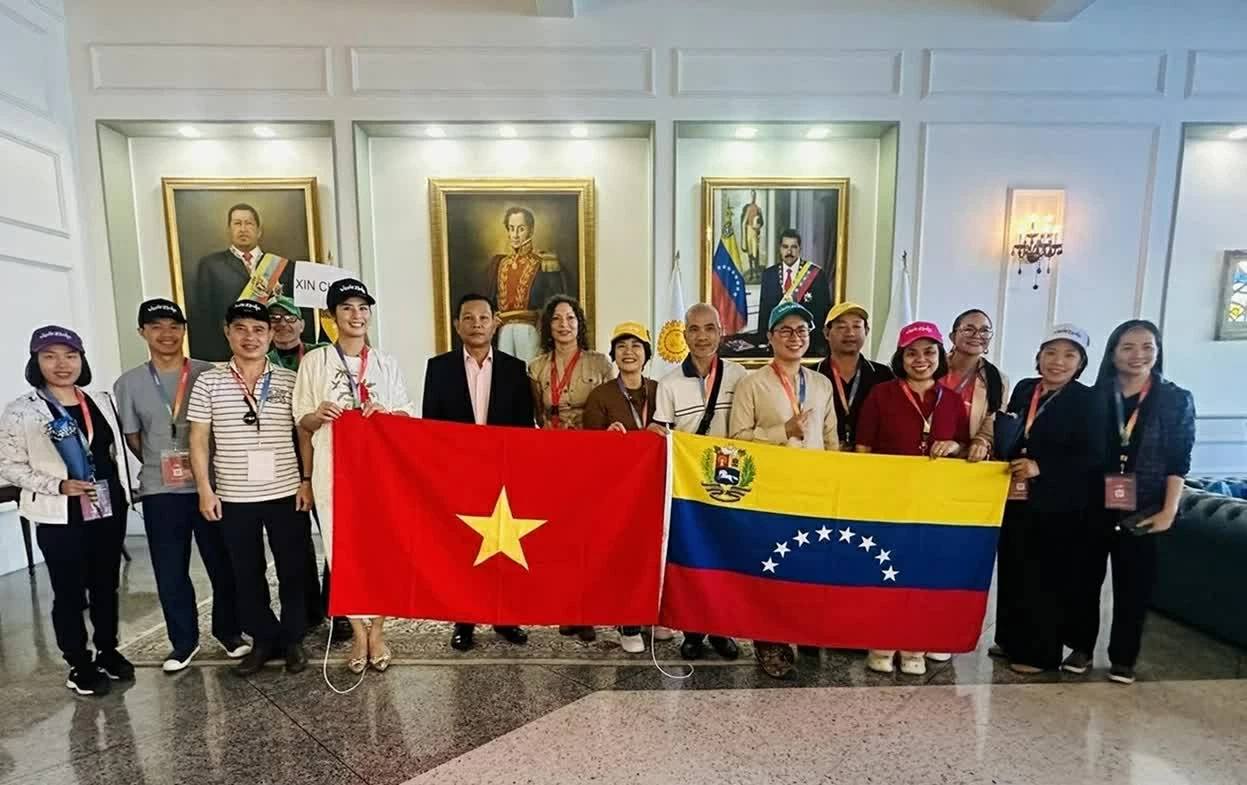 Chuyến thăm của Bộ trưởng Ngoại giao Lê Hoài Trung nhằm tăng cường tin cậy chính trị, củng cố và làm sâu sắc hơn nữa quan hệ Việt Nam-Venezuela Chuyến thăm của Bộ trưởng Ngoại giao Lê Hoài Trung nhằm tăng cường tin cậy chính trị, củng cố và làm sâu sắc hơn nữa quan hệ Việt Nam-Venezuela