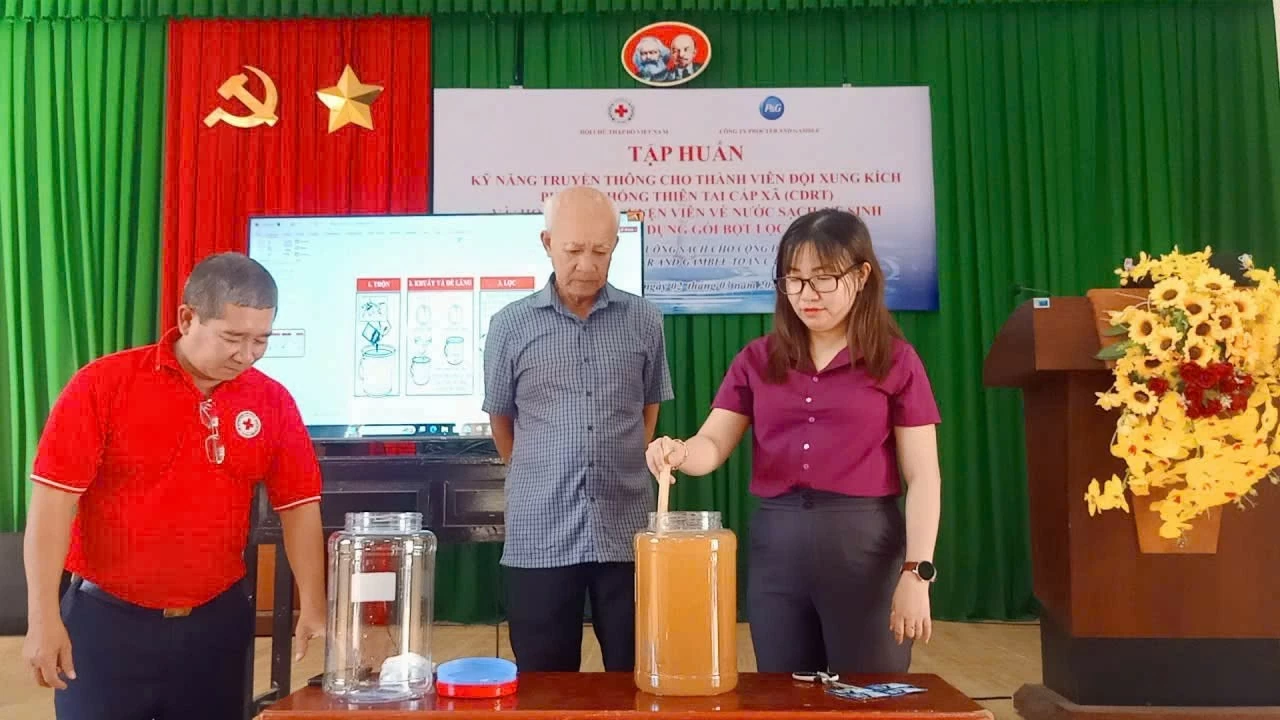 Chung tay mang nước sạch đến người dân vùng ven biển, xây dựng cộng đồng khỏe mạnh Chung tay mang nước sạch đến người dân vùng ven biển, xây dựng cộng đồng khỏe mạnh