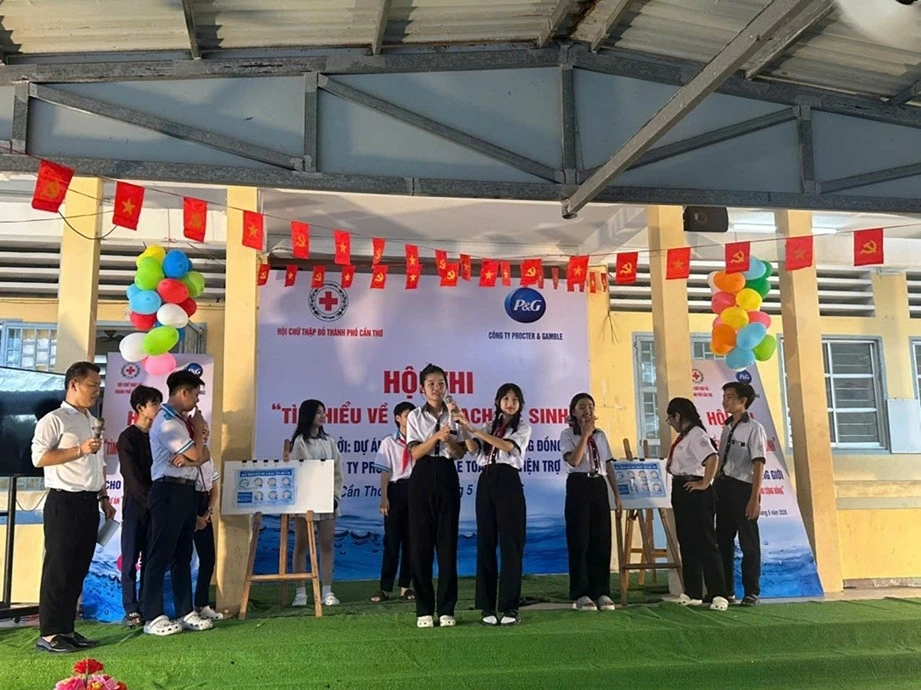 Chung tay mang nước sạch đến người dân vùng ven biển, xây dựng cộng đồng khỏe mạnh Chung tay mang nước sạch đến người dân vùng ven biển, xây dựng cộng đồng khỏe mạnh