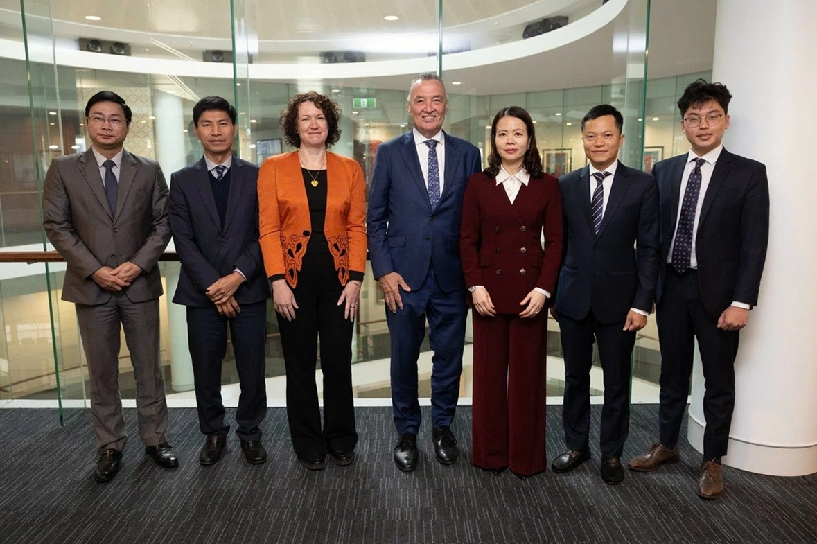 Thứ trưởng Ngoại giao Nguyễn Minh Hằng làm việc tại Australia
