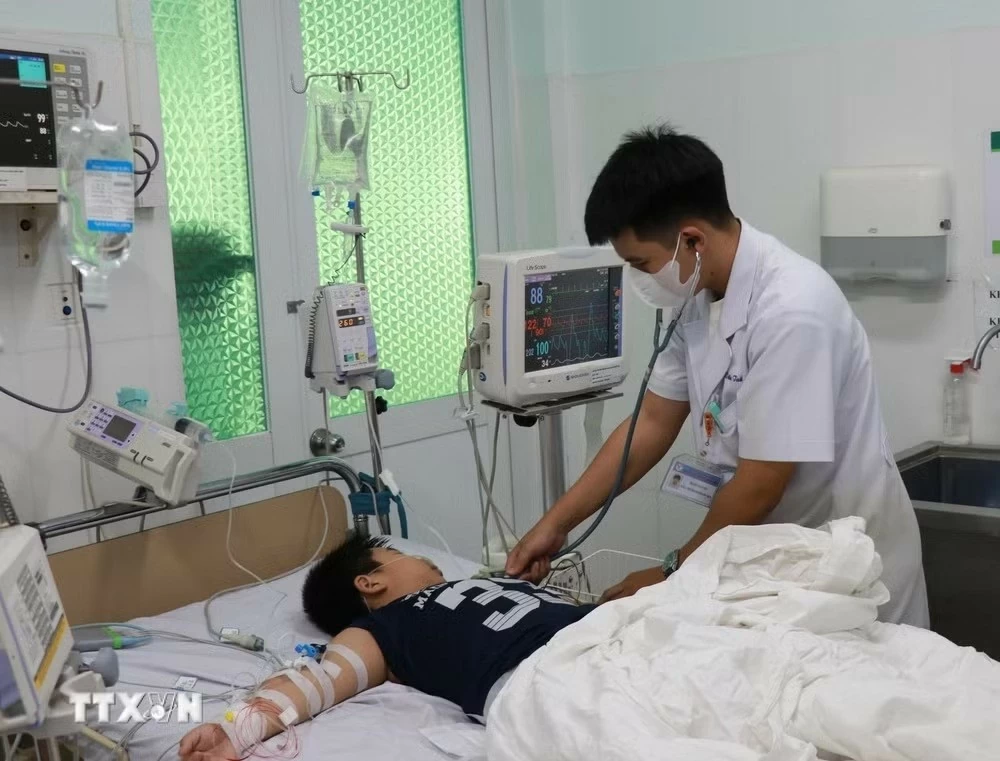 Nâng chất y tế tuyến cơ sở: Lấy người dân làm trung tâm phục vụ