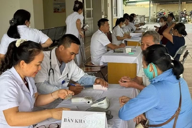 Nâng chất y tế tuyến cơ sở: Lấy người dân làm trung tâm phục vụ