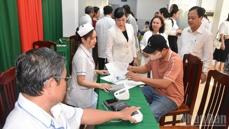 Nâng chất y tế tuyến cơ sở: Lấy người dân làm trung tâm phục vụ