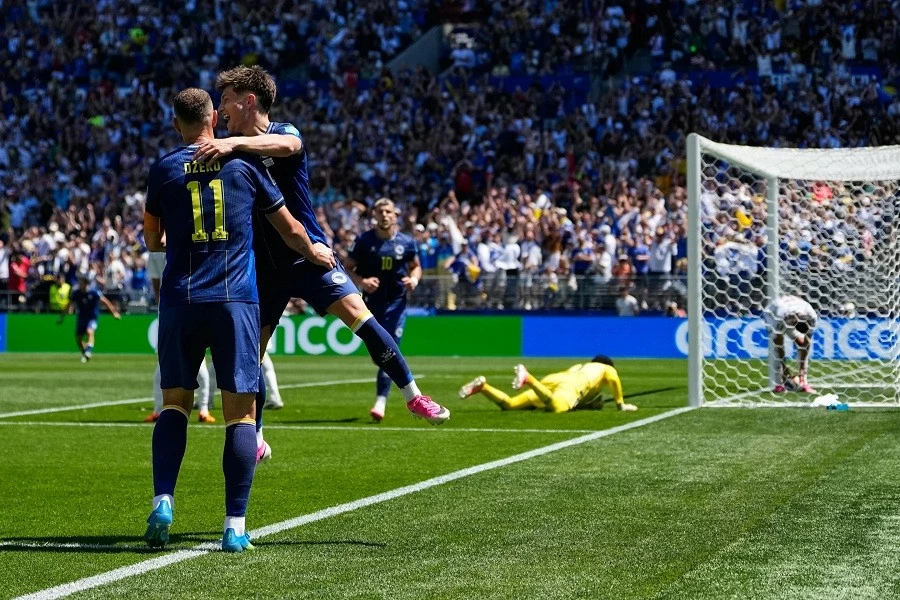 Kết quả bóng đá Bảng B World Cup 2026: Bosnia & Herzegovina 3-1 Qatar: Bosnia viết nên lịch sử, Dzeko chạm mốc 150 trận khi Qatar chính thức bị loại Kết quả bóng đá Bảng B World Cup 2026: Bosnia & Herzegovina 3-1 Qatar: Bosnia viết nên lịch sử, Dzeko chạm mốc 150 trận khi Qatar chính thức bị loại