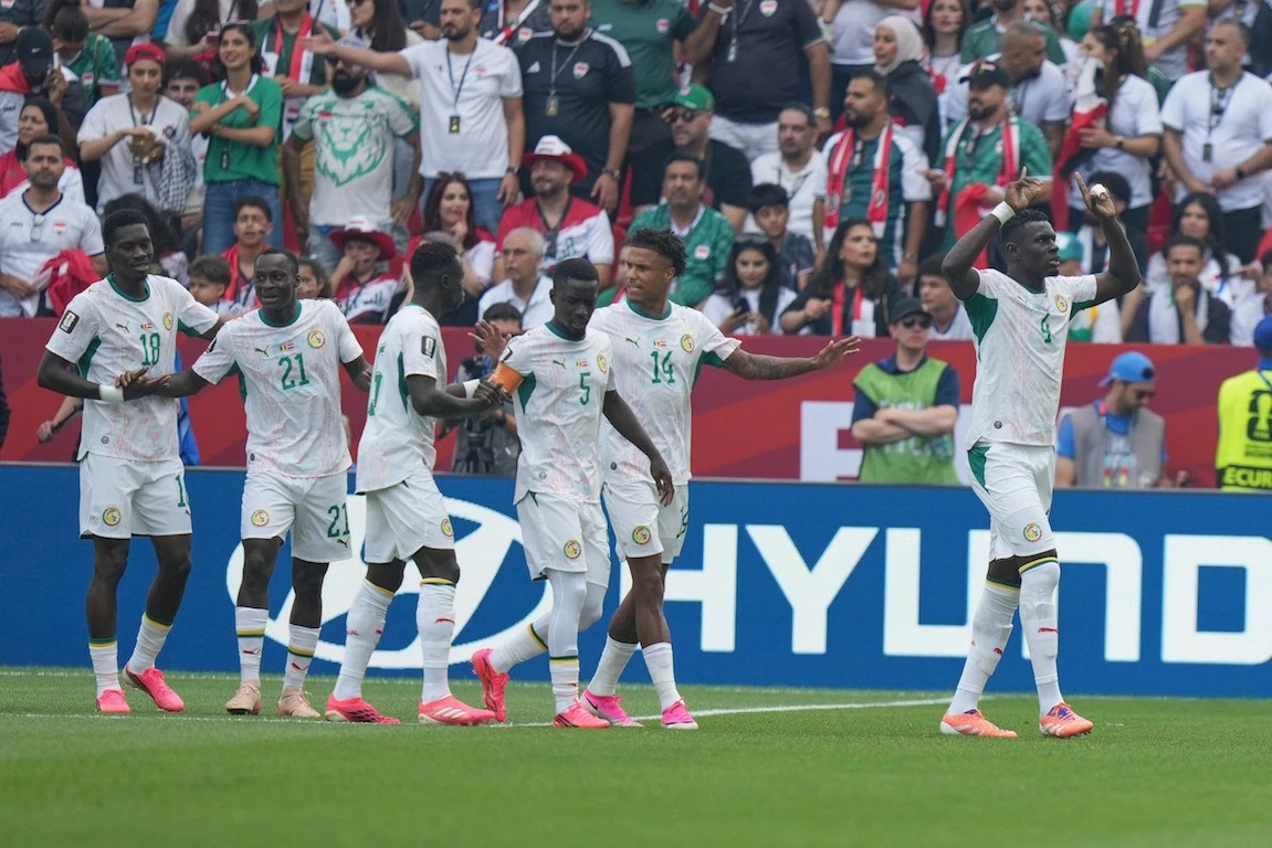 Kết quả bóng đá Bảng World Cup 2026: Senegal 5-0 Iraq: Pape Gueye có chiến thắng năm sao, Sư tử Teranga thấp thỏm chờ vé đi tiếp Kết quả bóng đá Bảng World Cup 2026: Senegal 5-0 Iraq: Pape Gueye có chiến thắng năm sao, Sư tử Teranga thấp thỏm chờ vé đi tiếp