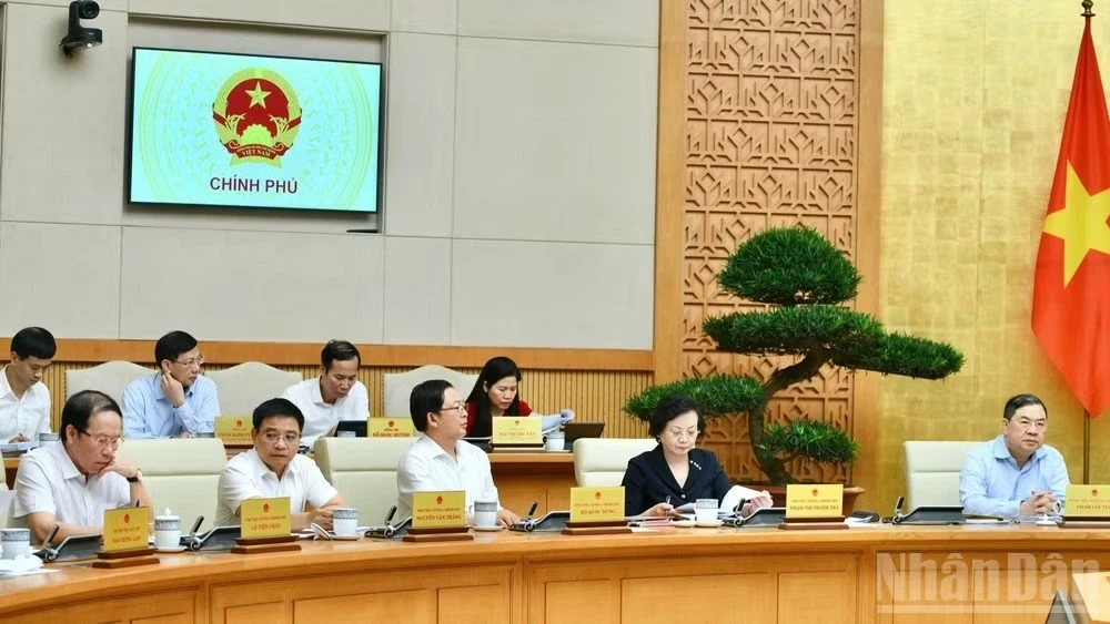 Tập trung chỉ đạo, khẩn trương hoàn thiện các dự án luật, nghị quyết, bảo đảm tiến độ và chất lượng