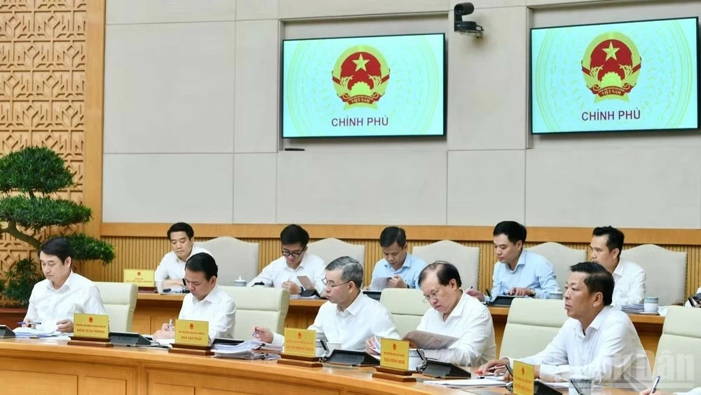 Tập trung chỉ đạo, khẩn trương hoàn thiện các dự án luật, nghị quyết, bảo đảm tiến độ và chất lượng