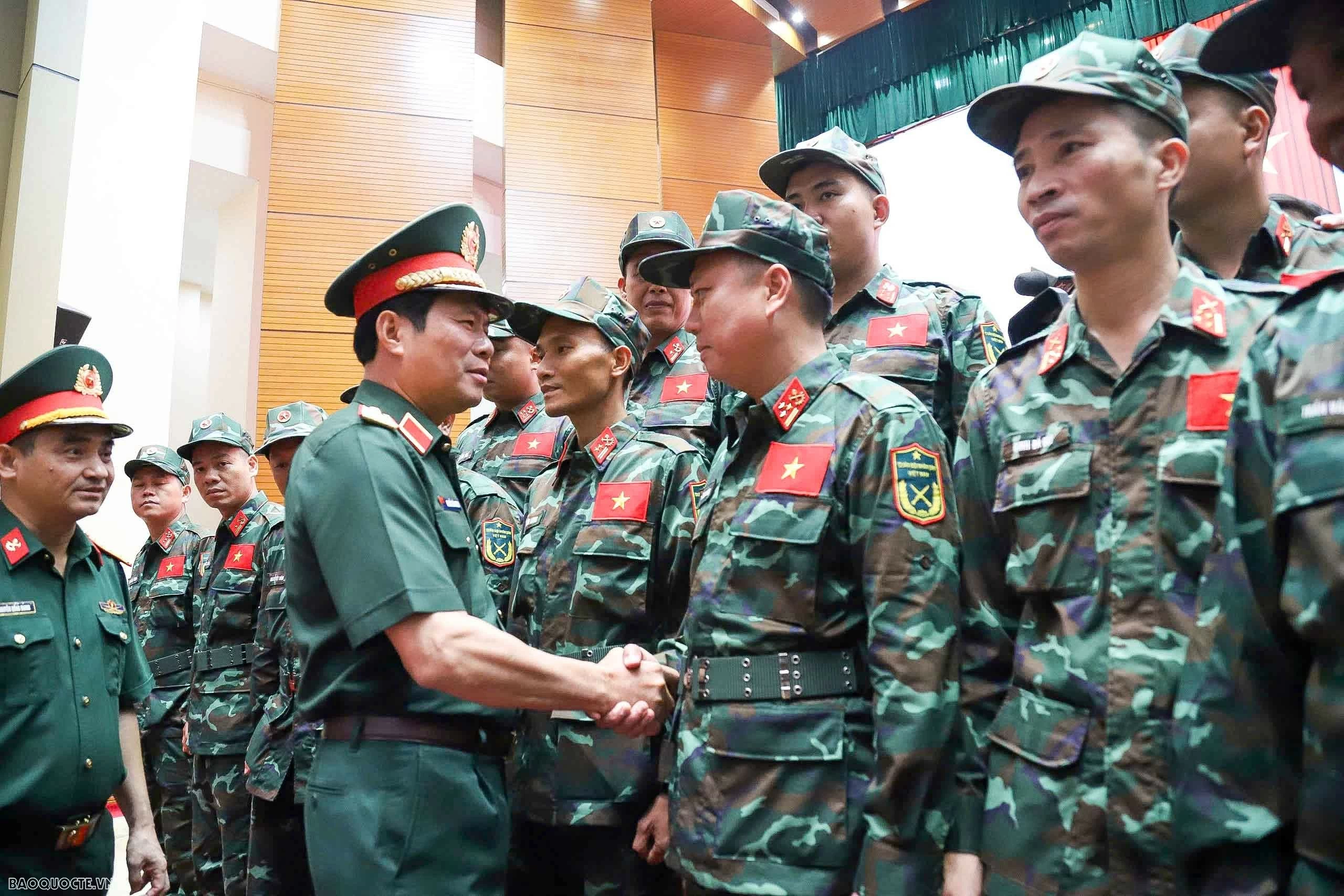 Quân đội Việt Nam: Cứu người dân Venezuela như đang cứu chính người dân đất nước mình