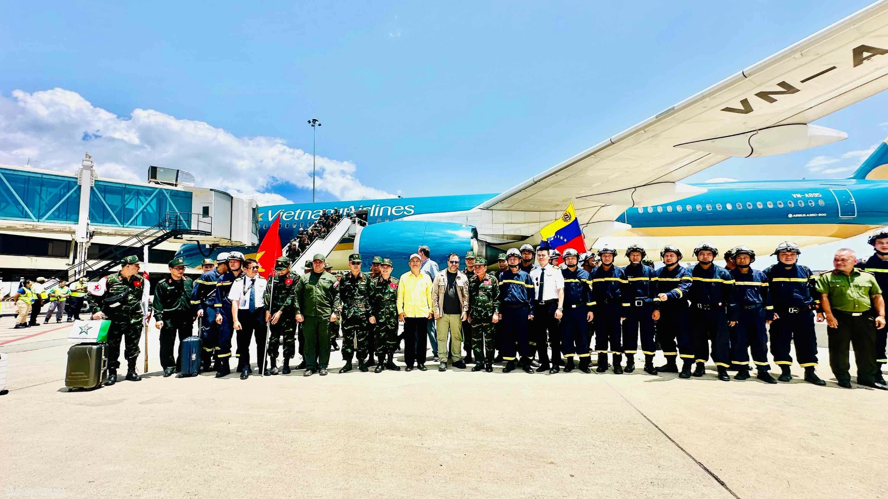 Đoàn cứu hộ Việt Nam hạ cánh Venezuela, bắt đầu sứ mệnh quốc tế Đoàn cứu hộ Việt Nam hạ cánh Venezuela, bắt đầu sứ mệnh quốc tế