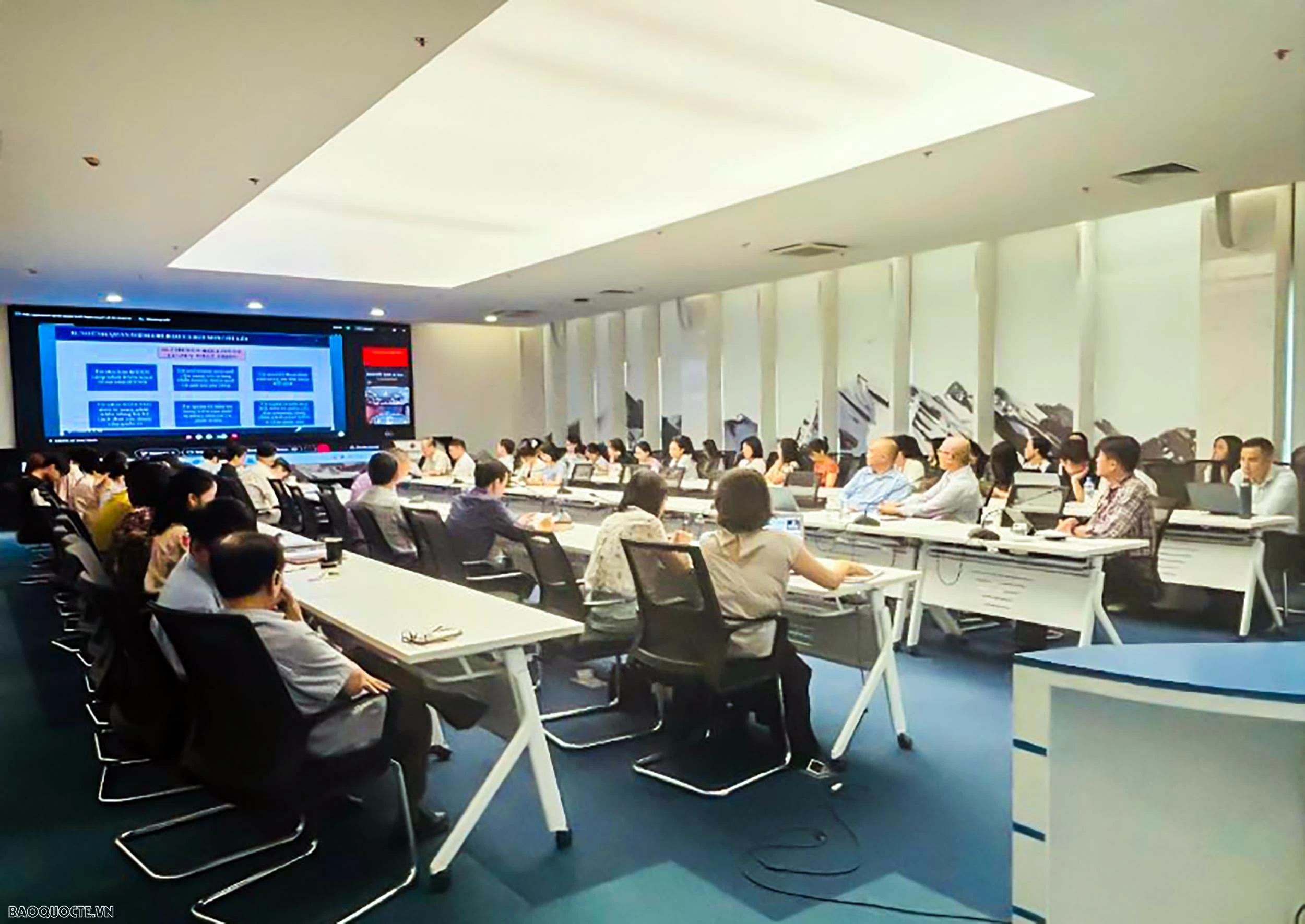 Hội nghị toàn quốc quán triệt Nghị quyết số 10-NQ/TW về phát triển kinh tế có vốn đầu tư nước ngoài Tổng Bí thư, Chủ tịch nước Tô Lâm: Chủ động lựa chọn, dẫn dắt và sử dụng hiệu quả nguồn lực quốc tế để nâng cao nội lực, tính tự chủ của nền kinh tế
