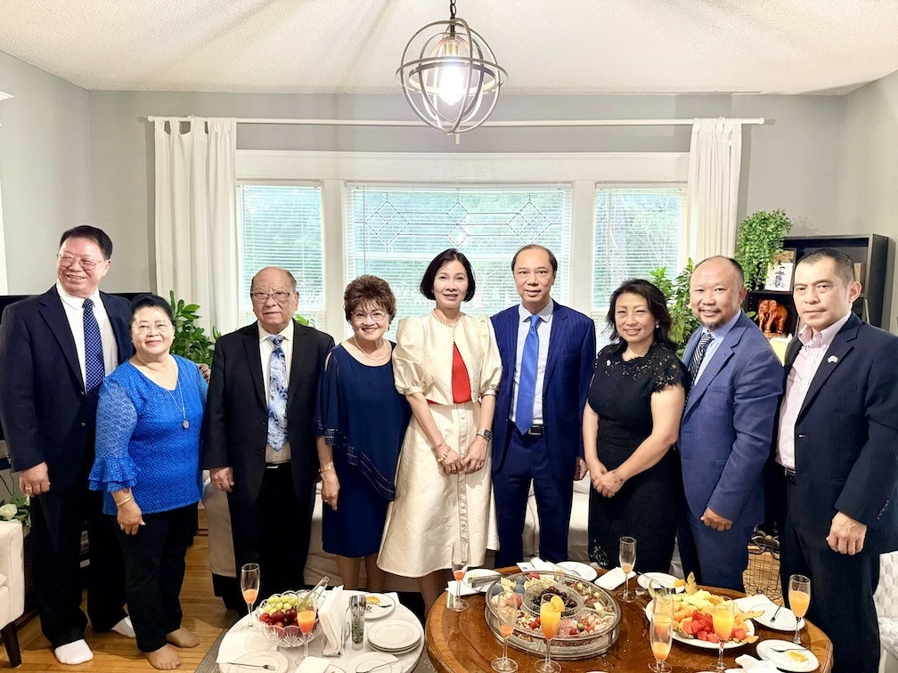 Đại sứ Nguyễn Quốc Dũng thăm và làm việc tại bang Minnesota, Hoa Kỳ Đại sứ Nguyễn Quốc Dũng thăm và làm việc tại bang Minnesota, Hoa Kỳ