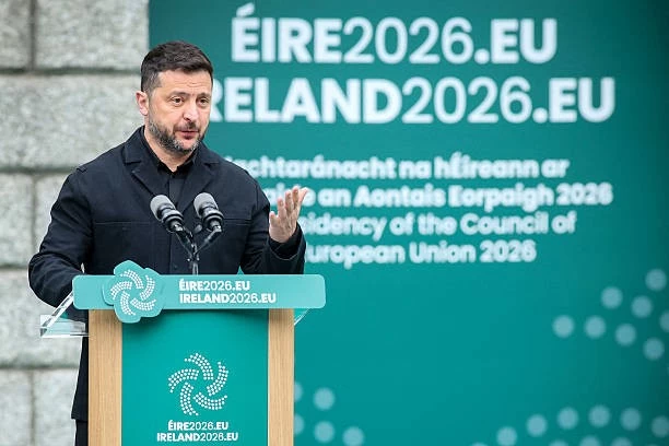 Tổng thống Ukraine Volodymyr Zelenskyy phát biểu tại lễ khai mạc nhiệm kỳ Chủ tịch luân phiên Hội đồng EU của Ireland ở Lâu đài Dublin, ngày 1/7. (Nguồn: Getty Images)