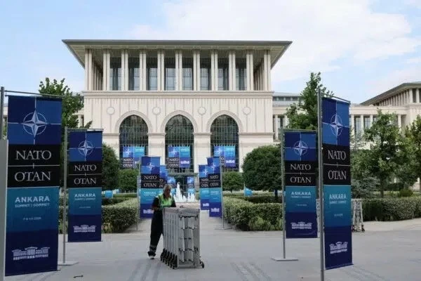 Mỹ và NATO