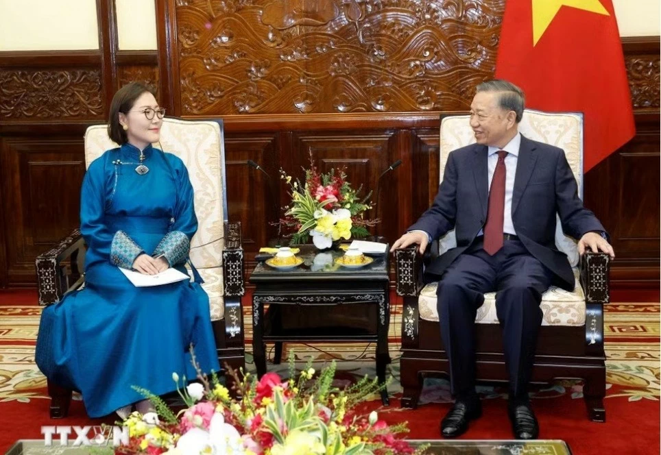 Tổng Bí thư, Chủ tịch nước Tô Lâm tiếp Đại sứ các nước Bồ Đào Nha, Iran, Mông Cổ, Hoa Kỳ, Myanmar trình Quốc thư Tổng Bí thư, Chủ tịch nước Tô Lâm tiếp Đại sứ các nước Bồ Đào Nha, Iran, Mông Cổ, Hoa Kỳ, Myanmar trình Quốc thư
