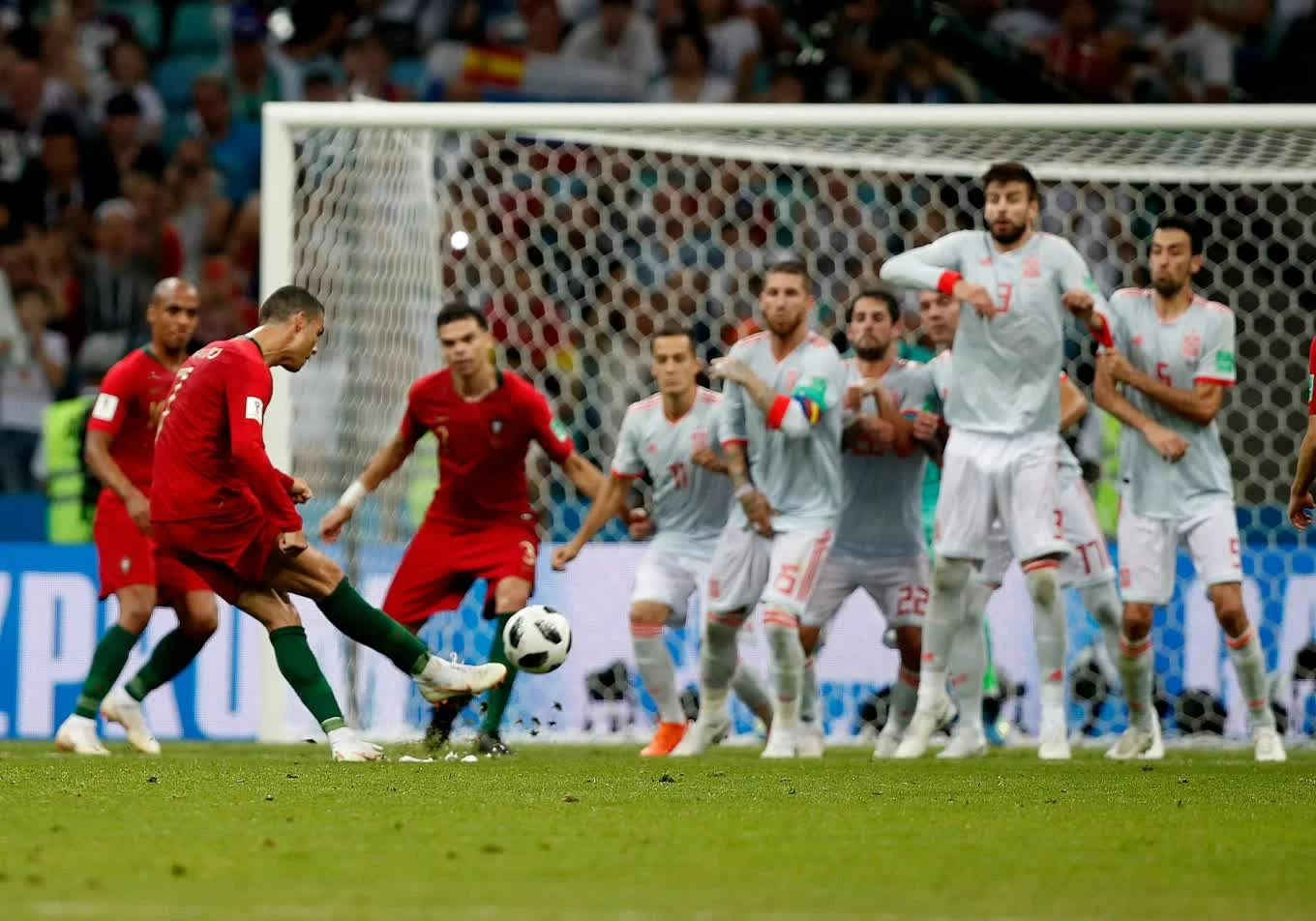 Từ cậu bé tuổi 21 đến huyền thoại bóng đá thế giới: Hành trình 6 kỳ World Cup của Cristiano Ronaldo