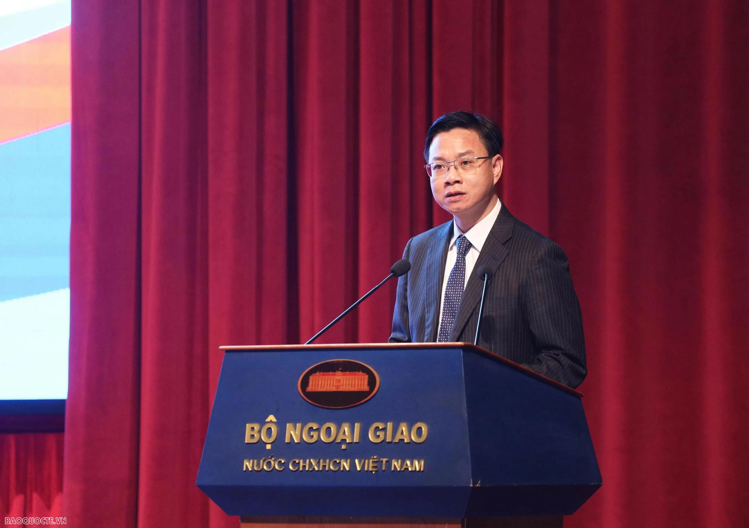 Thứ trưởng Ngô Lê Văn đề nghị các bộ, ngành, địa phương chủ động quán triệt và tổ chức thực hiện thống nhất các quy định mới. (Ảnh: Thành Long)