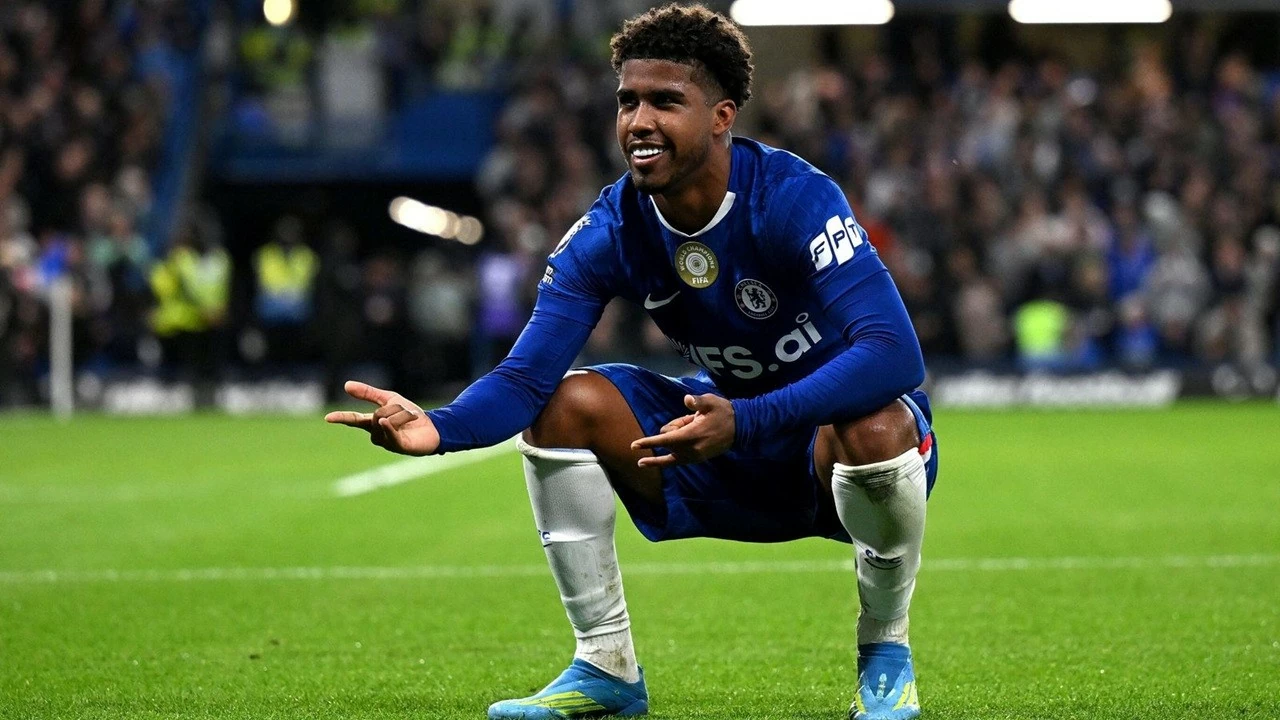 Rời Stamford Bridge, tiền vệ Chelsea Andrey Santos khoác áo Man Utd Rời Stamford Bridge, tiền vệ Chelsea Andrey Santos khoác áo Man Utd