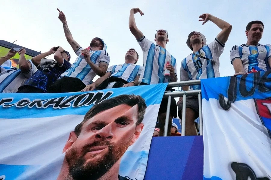 Messi Mania càn quét World Cup 2026: Khi người Argentina sẵn sàng vượt nửa vòng Trái đất để theo chân huyền thoại